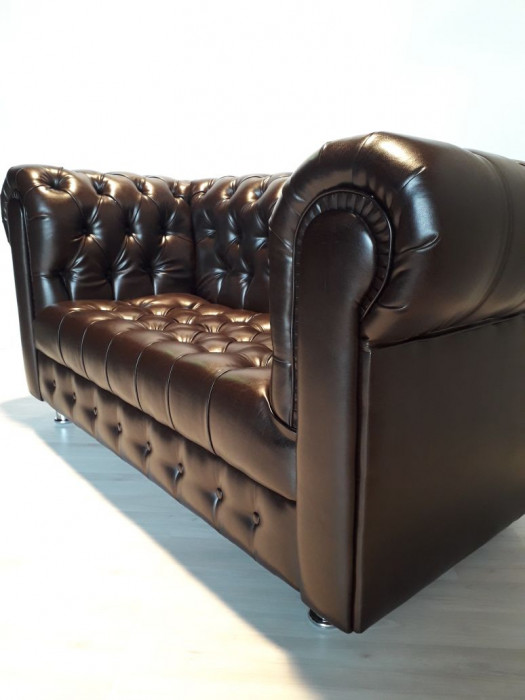 Диван офисный нераскладной Честер 3-х местный, отстрочка каретка, экокожа коричневый